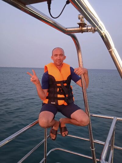  ,   Viktor, 37 ,   ,   , c , 
