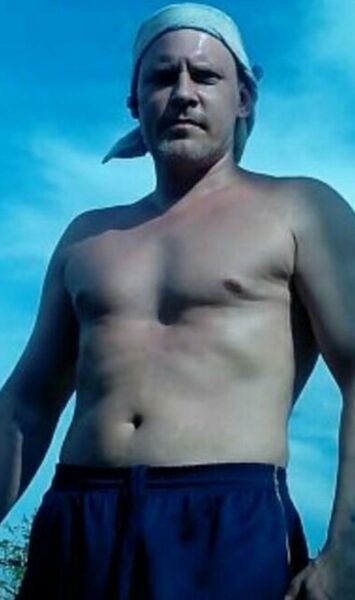  Umuahia,   Dzhon, 49 ,   ,   