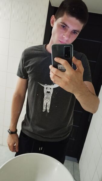  ,   Viktor, 28 ,   ,   