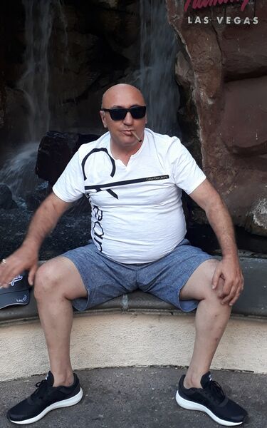  --,   Artur, 60 ,     , c 