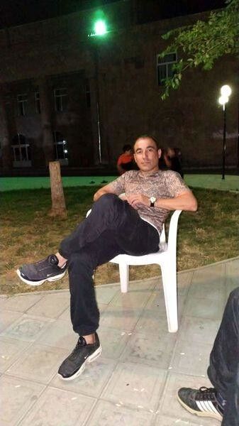 18280370  Artur, 38 ,    