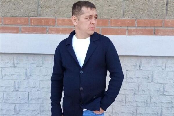  ,   Denis, 44 ,   ,   , c 