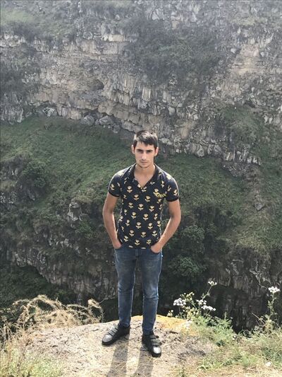  ,   Hrach, 30 ,     , c 