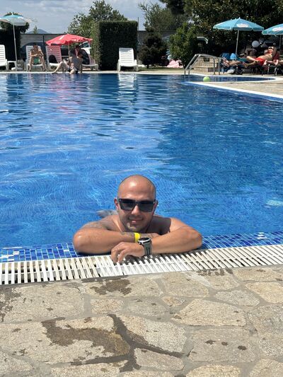 ,   Ivan, 28 ,   ,   