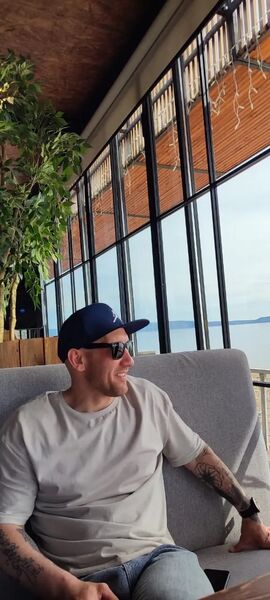  ,   Denis, 42 ,   ,   