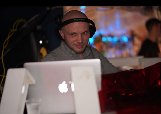  ,   Serj, 45 ,   ,   , c 