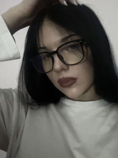  ,   Angela, 19 ,   