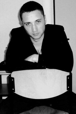  ,   Denis, 33 ,   ,   , c 
