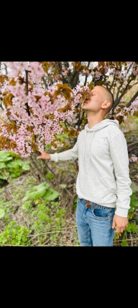  ,   Holden, 37 ,   ,   