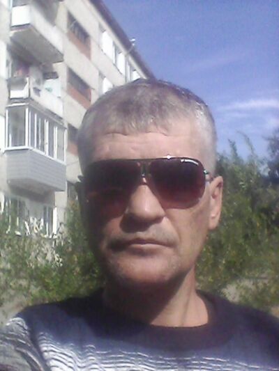  ,   Maksim, 54 ,   