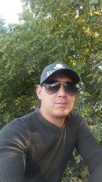  ,   Nursik, 33 ,   