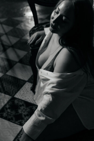  ,   Dilya, 32 ,   ,   