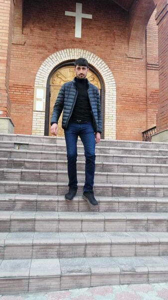  ,   Artyom, 33 ,   ,   