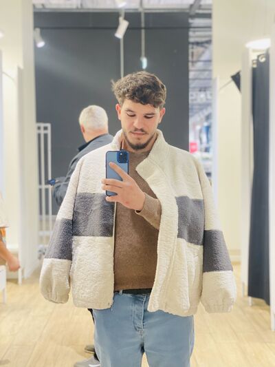  ,   Ali, 21 ,   ,   
