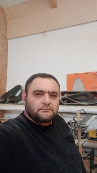  ,   Goga, 44 ,   ,   