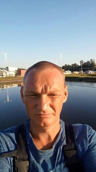  ,   Mihail, 42 ,   c 