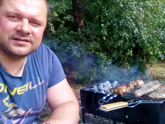  ,   Erik, 44 ,   ,   
