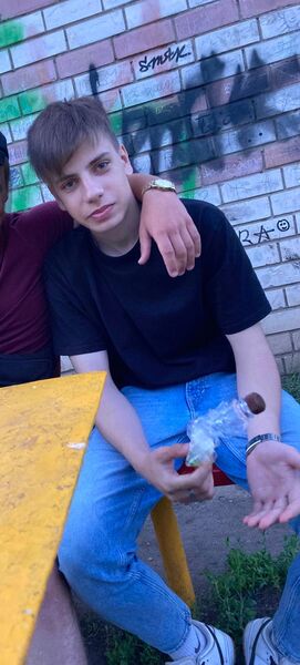  ,   Denis, 21 ,   ,   , c , 
