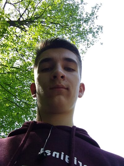  ,   John, 25 ,  