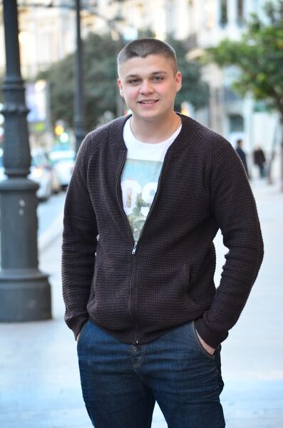  ,   Andrey, 31 ,  