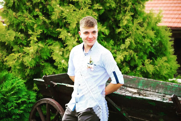 ,   Nicolae, 27 ,   ,   