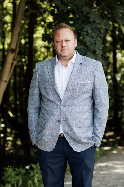  ,   Lukas, 36 ,   ,   , c 