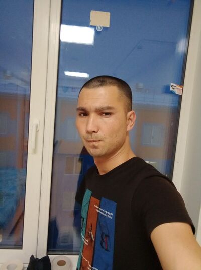  ,   Ali, 28 ,   ,   