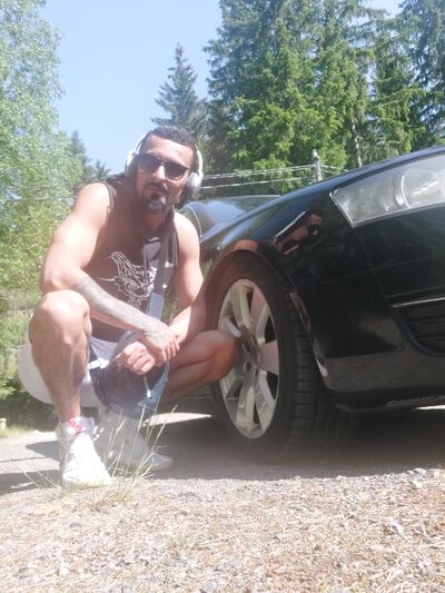  -,   Hamza, 32 ,   ,   , c , 
