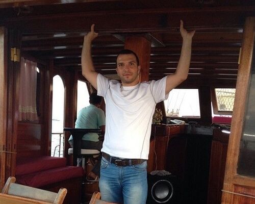  ,   Artur, 40 ,   ,   , c 
