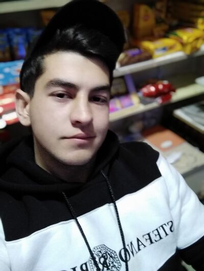  ,   Baxo, 28 ,  