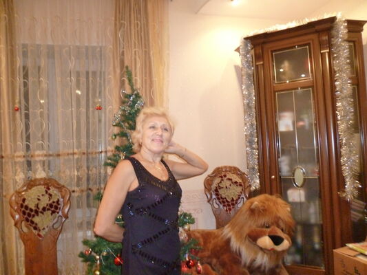  ,   Nina, 64 ,   c , 