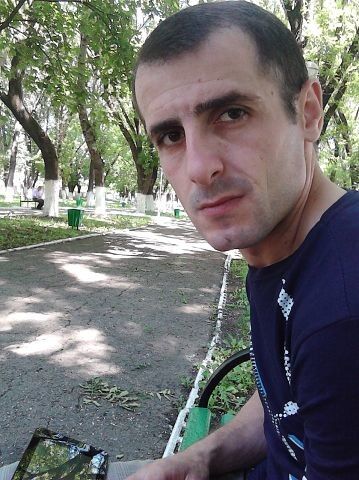 4074640  Armen, 41 ,    