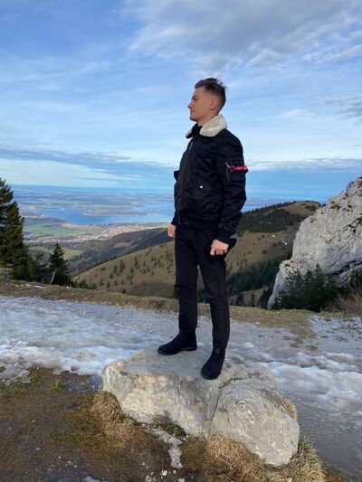  ,   Dan, 22 ,   ,   , c 