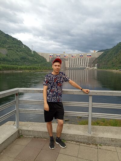  ,   Pavel, 25 ,  