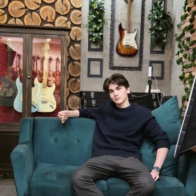  ,   Leonid, 19 ,   ,   , 