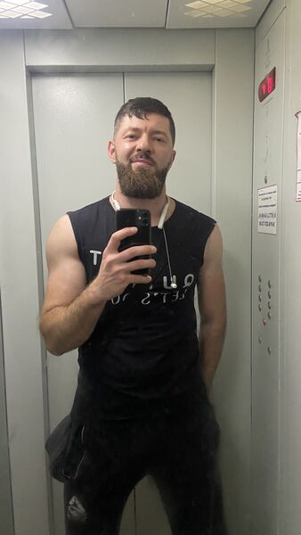  ,   Zaur, 32 ,   