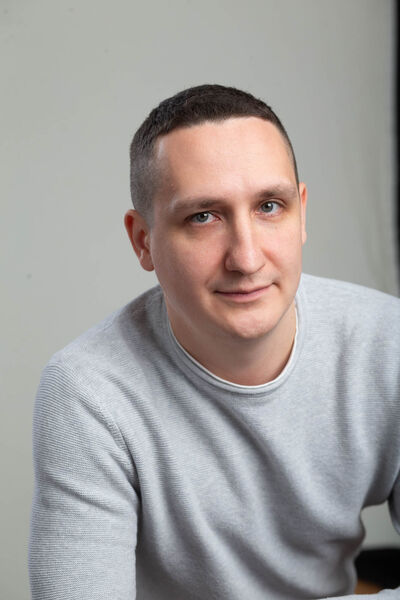  ,   MIKHAIL, 33 ,     , c 