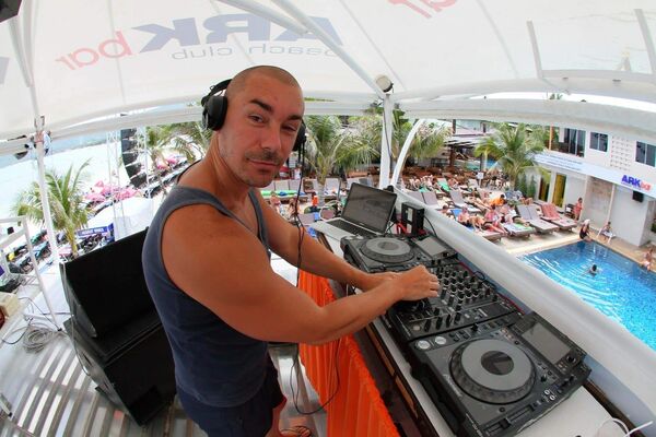  Livry,   Frenchycool, 18 ,   ,   