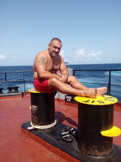  ,   Tom, 46 ,  
