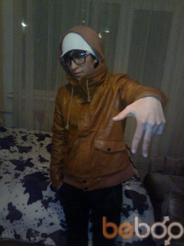  ,   Bek, 32 ,  