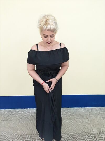  ,   Mila, 43 ,  