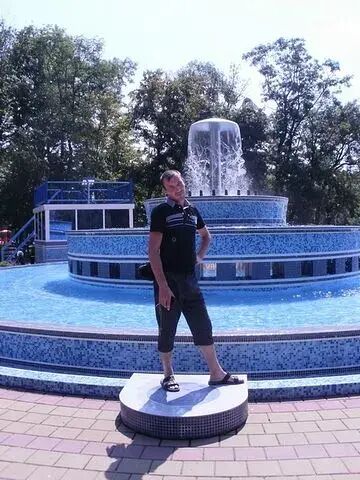  44587610  Vladimir, 37 ,    