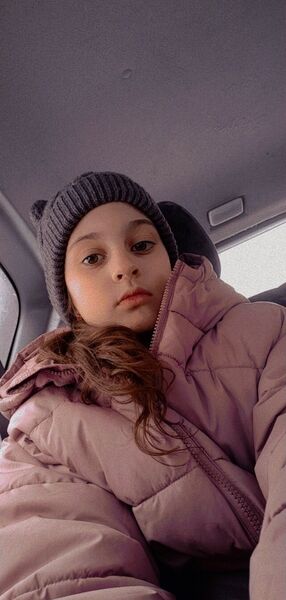  ,   Milka, 23 ,   ,   