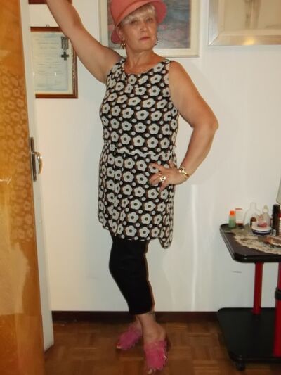  ,   Scarllet, 61 ,     , c 
