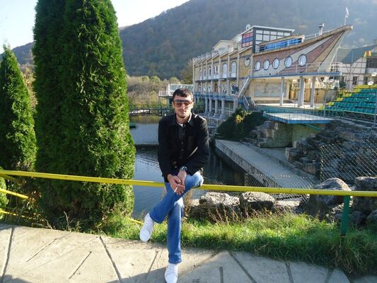  ,   Hovo, 32 ,   