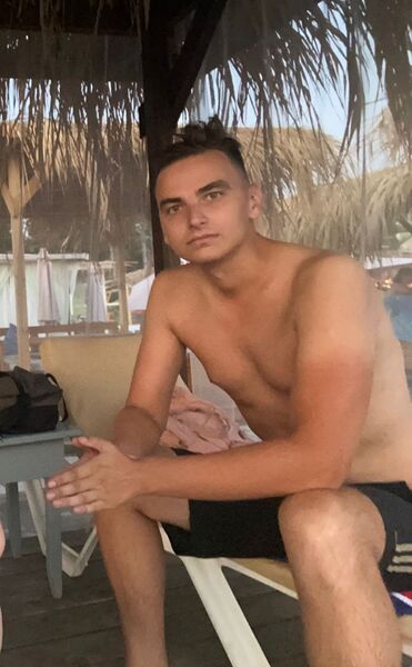  --,   , 27 ,  