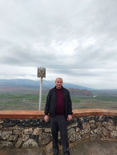  ,   Andranik, 46 ,   c 