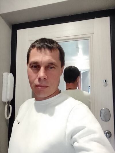  ,   Aleksei, 43 ,   c 