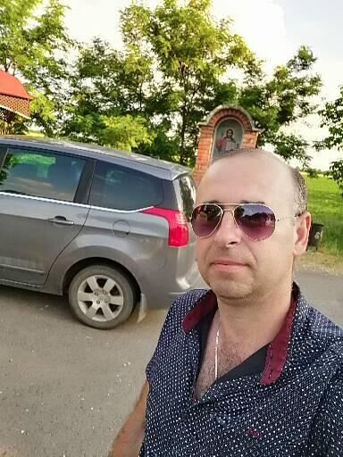  35368070  Konstantin, 45 ,    