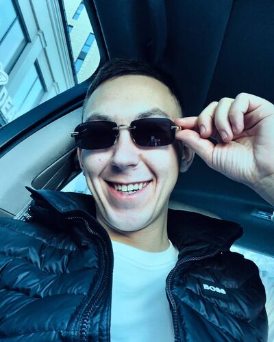 ,   Tomas, 25 ,   ,   